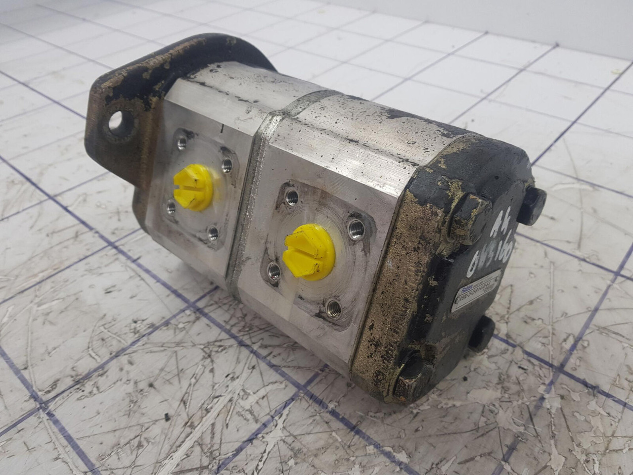 Haldex Haldex Barnes dual gear pump - Hidraulična pumpa za Kran: slika 3 Haldex Haldex Barnes dual gear pump - Hidraulična pumpa za Kran: slika 3