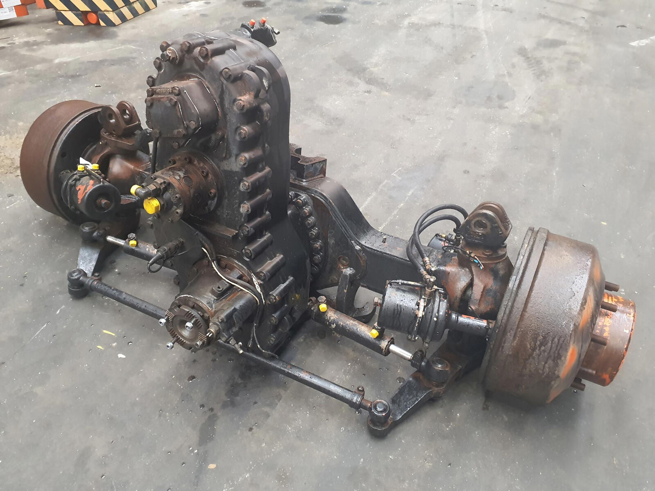 Kessler+Co AC 155 axle 2 - Osovina i delovi za Pokretni kran: slika 1 Kessler+Co AC 155 axle 2 - Osovina i delovi za Pokretni kran: slika 1