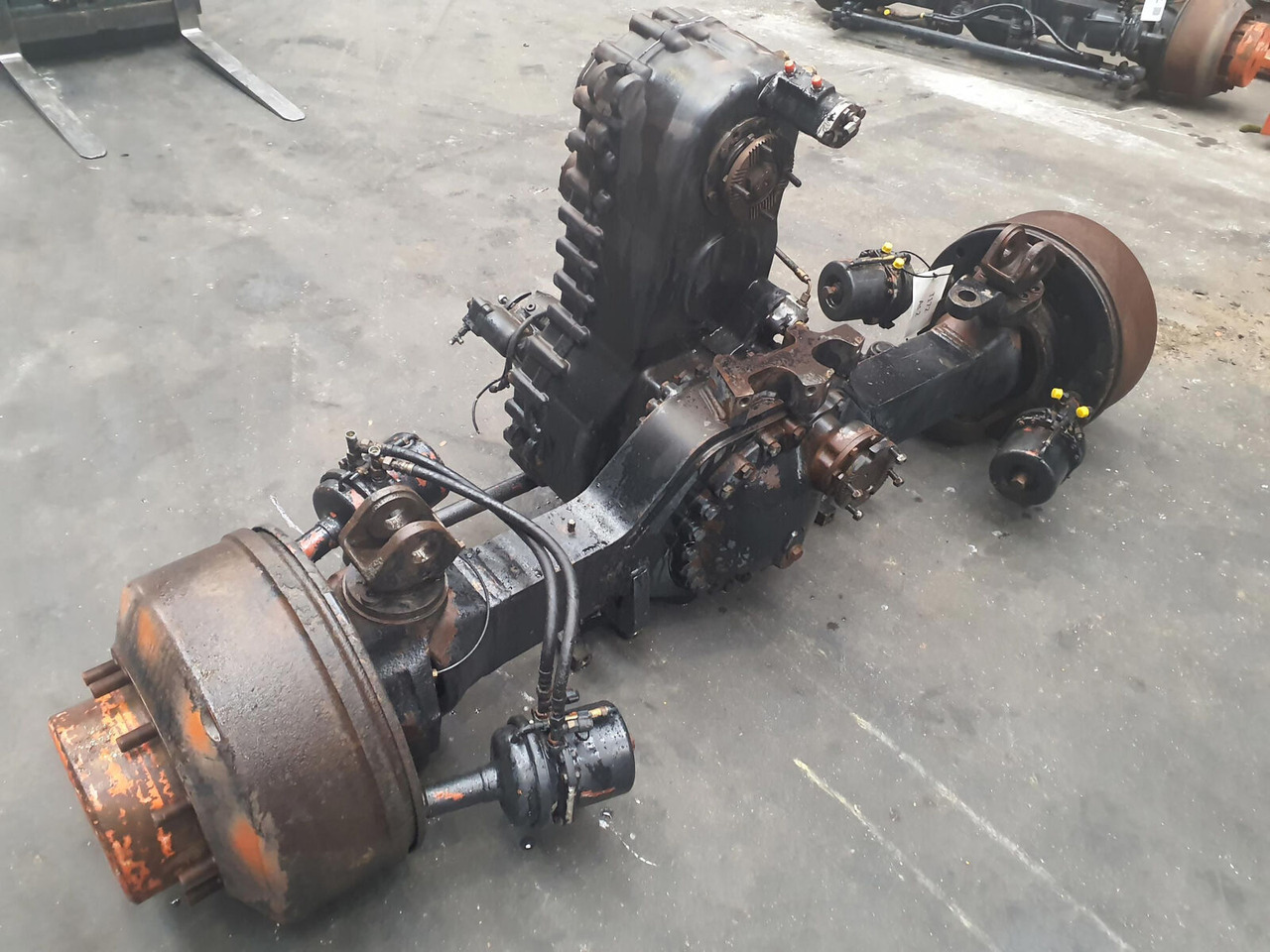 Kessler+Co AC 155 axle 2 - Osovina i delovi za Pokretni kran: slika 4 Kessler+Co AC 155 axle 2 - Osovina i delovi za Pokretni kran: slika 4