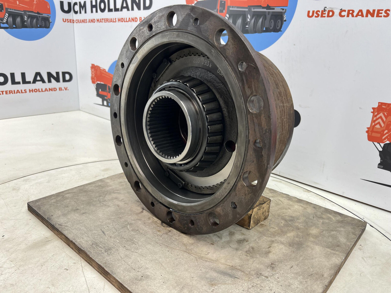 Kessler planetary gear 22-25-74-40-4pl-H177-46 - Pogonski reduktor za Pokretni kran: slika 3 Kessler planetary gear 22-25-74-40-4pl-H177-46 - Pogonski reduktor za Pokretni kran: slika 3