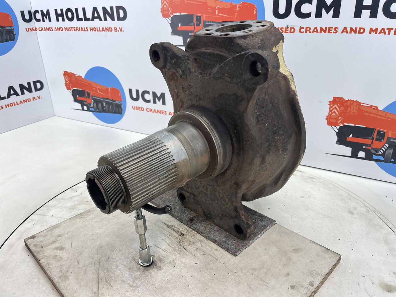 Krupp 70 GMT Steering knuckle axle 2 - Rukavc točka za Pokretni kran: slika 1 Krupp 70 GMT Steering knuckle axle 2 - Rukavc točka za Pokretni kran: slika 1