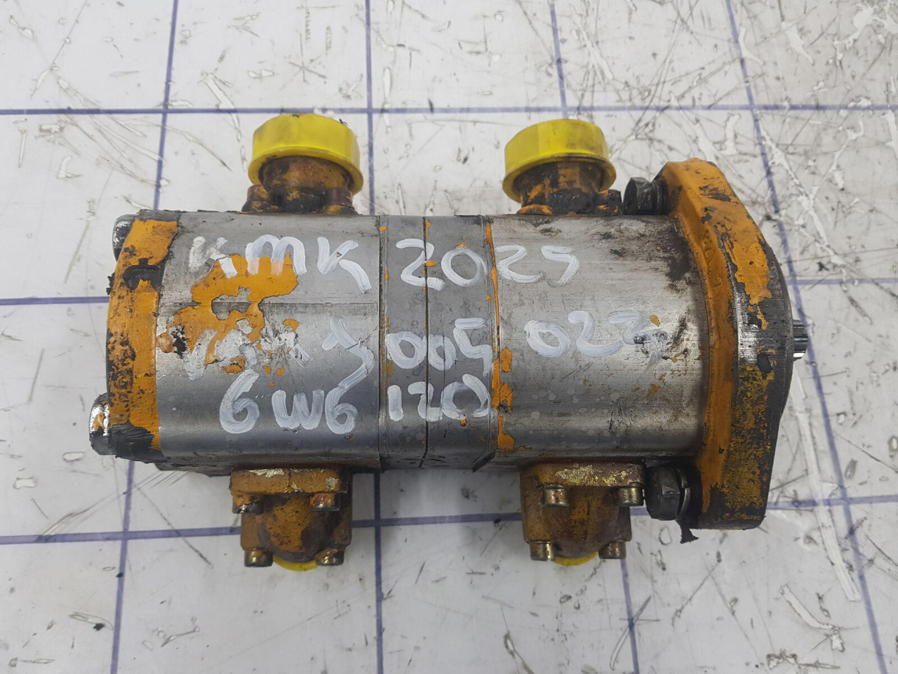 Krupp KMK 2025 dual gear pump - Hidraulična pumpa za Pokretni kran: slika 5 Krupp KMK 2025 dual gear pump - Hidraulična pumpa za Pokretni kran: slika 5