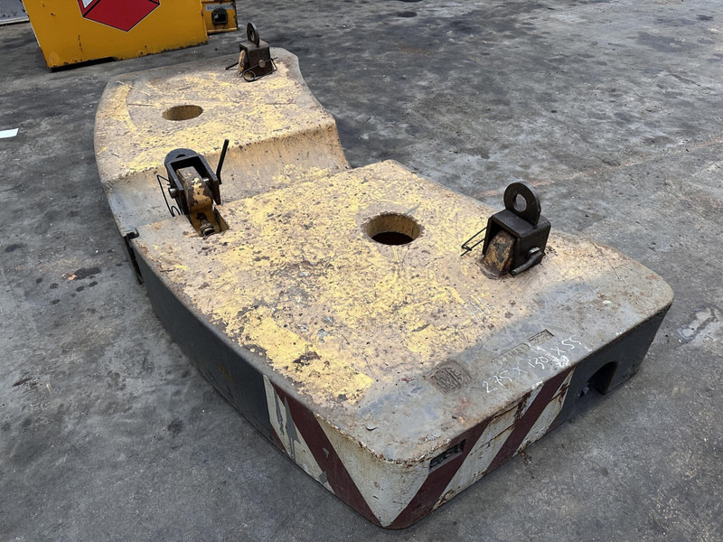 Krupp KMK 4080 - 5110 - 5120 Counterweight 5,8 ton - Kontra teg za Građevinska mašina: slika 1 Krupp KMK 4080 - 5110 - 5120 Counterweight 5,8 ton - Kontra teg za Građevinska mašina: slika 1