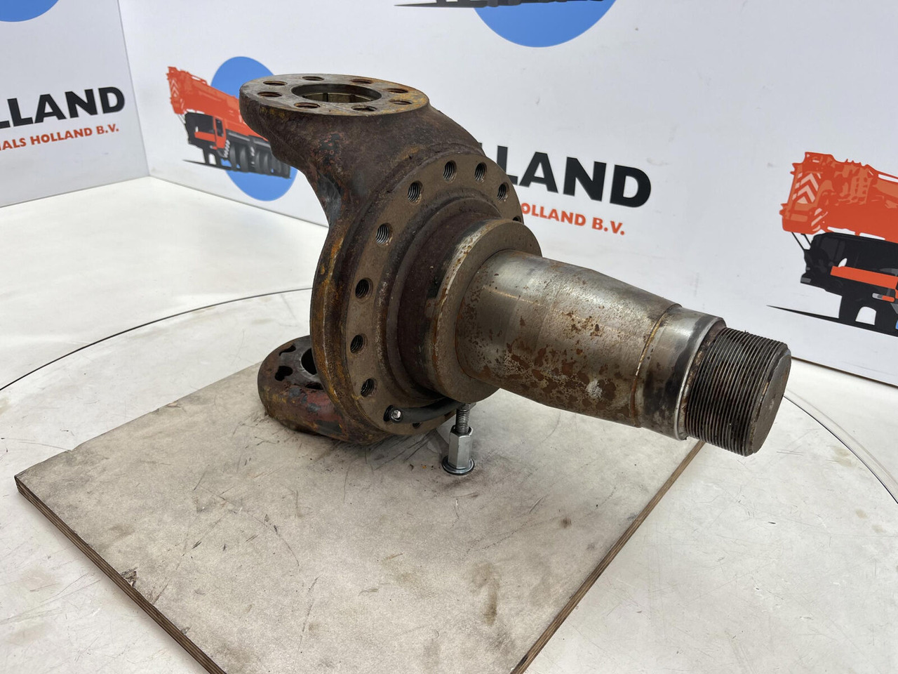 Liebherr LT 1090 Steering knuckle 16 holes - Rukavc točka za Pokretni kran: slika 3 Liebherr LT 1090 Steering knuckle 16 holes - Rukavc točka za Pokretni kran: slika 3