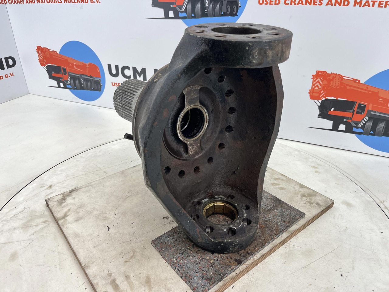 Liebherr LTM 1035 Steering knuckle 16 holes axle 1 - Rukavc točka za Pokretni kran: slika 4 Liebherr LTM 1035 Steering knuckle 16 holes axle 1 - Rukavc točka za Pokretni kran: slika 4