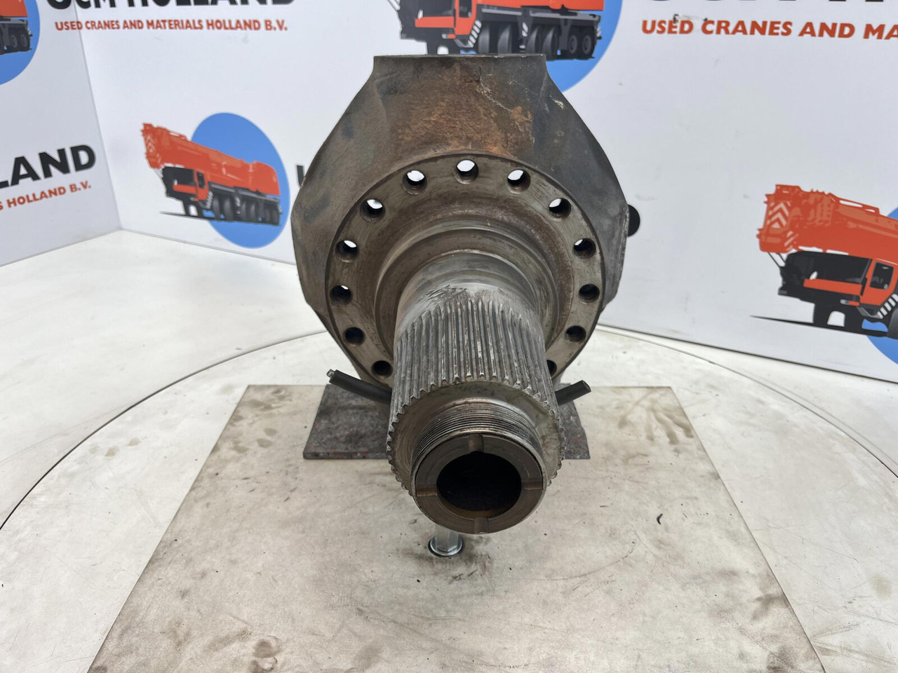 Liebherr LTM 1035 Steering knuckle 16 holes axle 1 - Rukavc točka za Pokretni kran: slika 2 Liebherr LTM 1035 Steering knuckle 16 holes axle 1 - Rukavc točka za Pokretni kran: slika 2