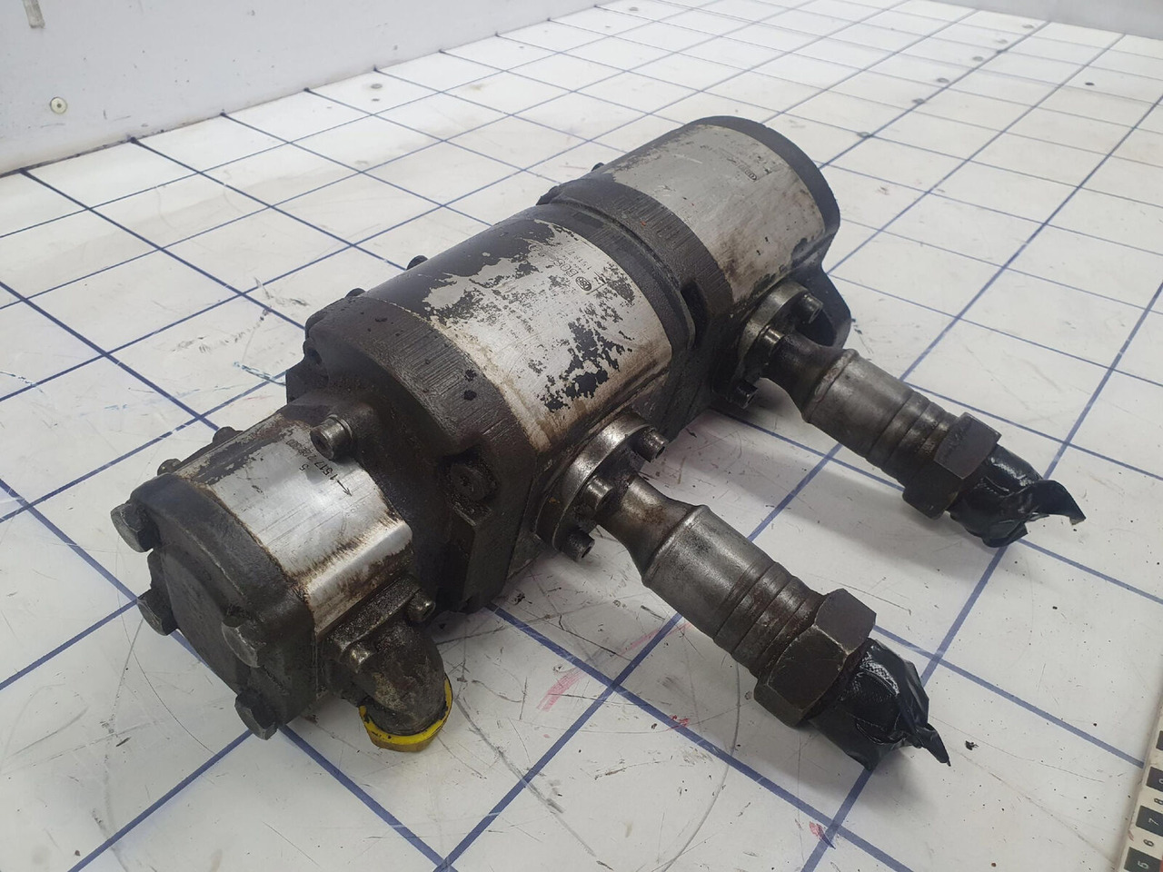 Liebherr LTM 1050-1 TRIPLE GEAR PUMP - Hidraulična pumpa za Pokretni kran: slika 3 Liebherr LTM 1050-1 TRIPLE GEAR PUMP - Hidraulična pumpa za Pokretni kran: slika 3