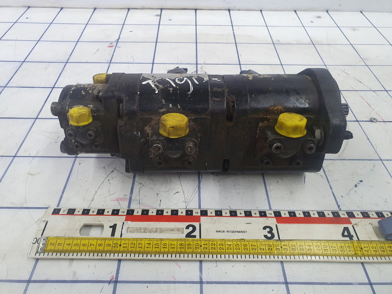 Liebherr LTM 1050-1 TRIPLE GEAR PUMP - Hidraulična pumpa za Pokretni kran: slika 1 Liebherr LTM 1050-1 TRIPLE GEAR PUMP - Hidraulična pumpa za Pokretni kran: slika 1