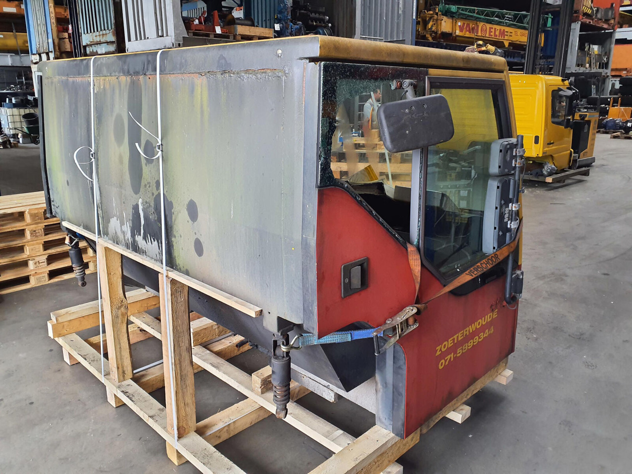 Liebherr LTM 1060-2 drivers cabin - Kabina za Kran: slika 3 Liebherr LTM 1060-2 drivers cabin - Kabina za Kran: slika 3