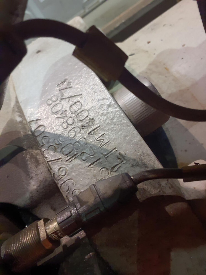 Liebherr LTM 1400-7.1 Telescopic cylinder - Hidraulični cilindar za Pokretni kran: slika 5 Liebherr LTM 1400-7.1 Telescopic cylinder - Hidraulični cilindar za Pokretni kran: slika 5