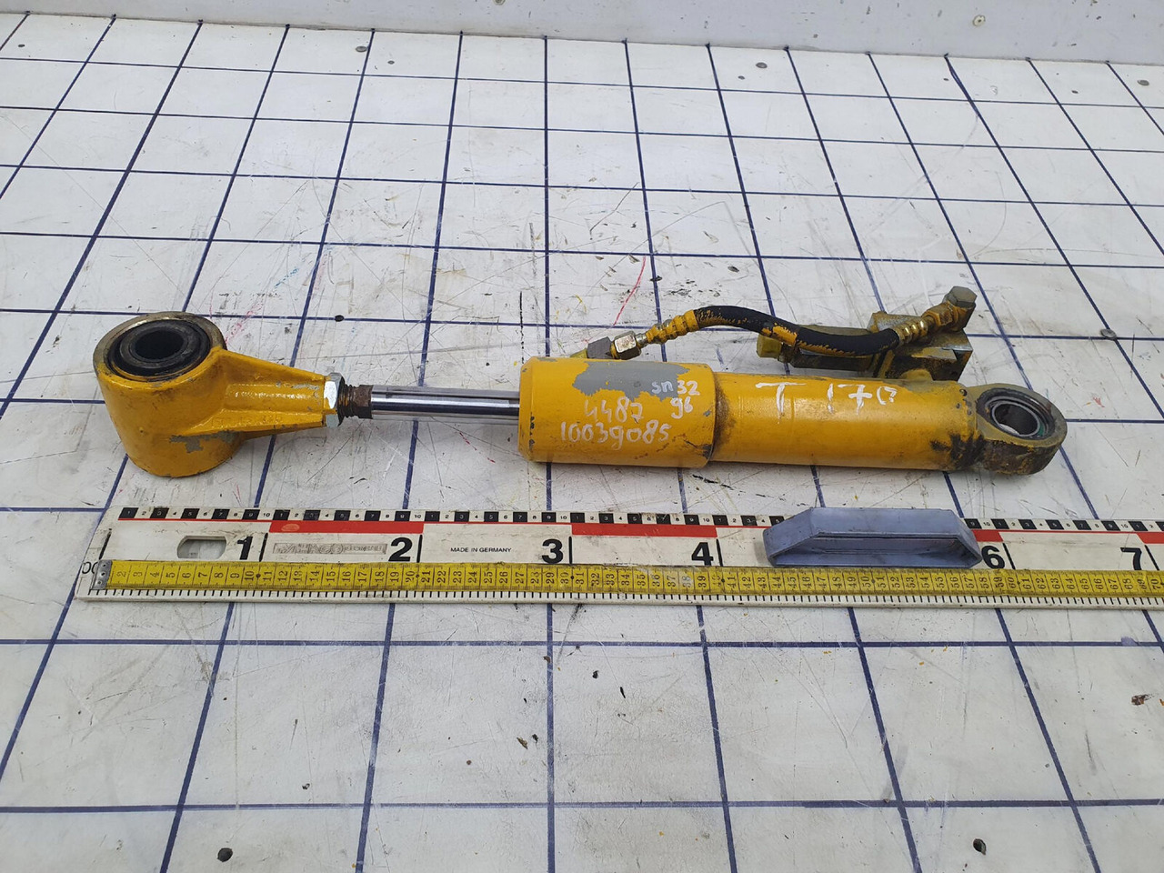 Liebherr LTM 1400-7.1 cabin tilt cylinder - Hidraulični cilindar za Pokretni kran: slika 1 Liebherr LTM 1400-7.1 cabin tilt cylinder - Hidraulični cilindar za Pokretni kran: slika 1