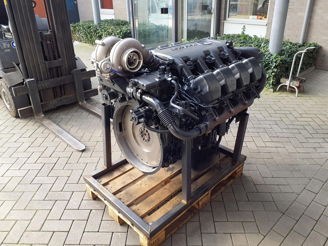 Mercedes-Benz GMK 6400 engine OM502LA - Motor za Pokretni kran: slika 3 Mercedes-Benz GMK 6400 engine OM502LA - Motor za Pokretni kran: slika 3