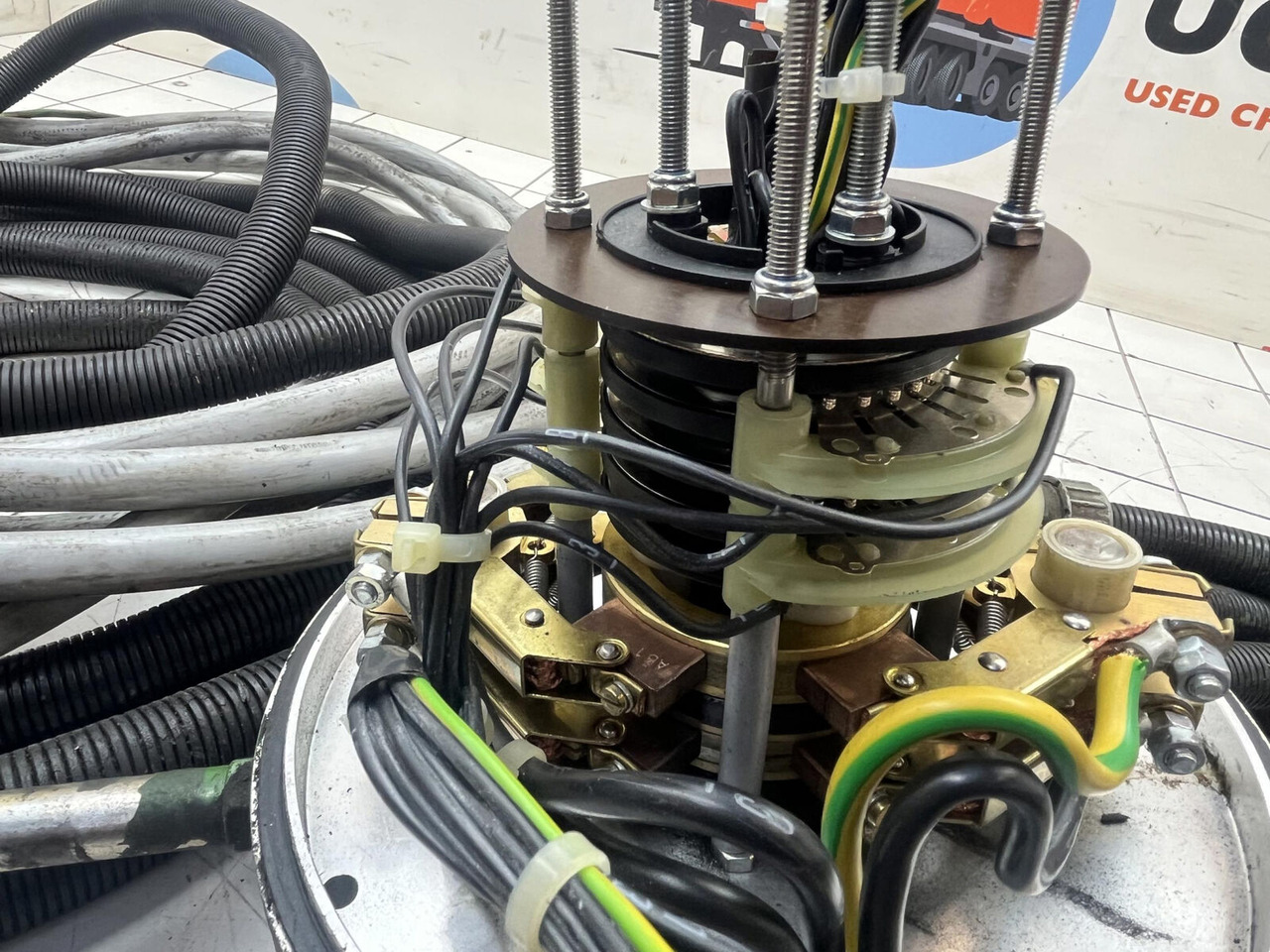 Električni sistem za Pokretni kran Terex AC 155 slip ring assy: slika 7