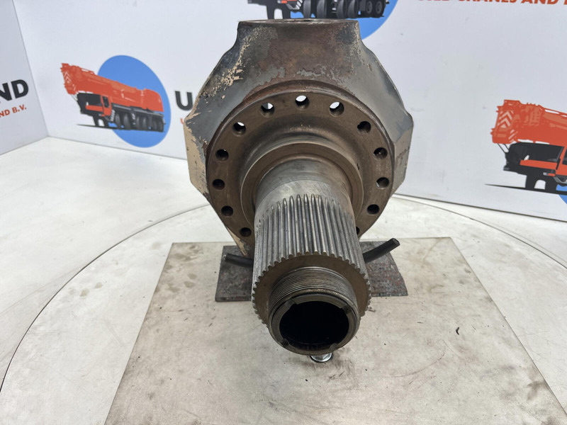 Terex AC 155 steering knuckle 16 holes axle 2 - Rukavc točka za Kran: slika 2 Terex AC 155 steering knuckle 16 holes axle 2 - Rukavc točka za Kran: slika 2