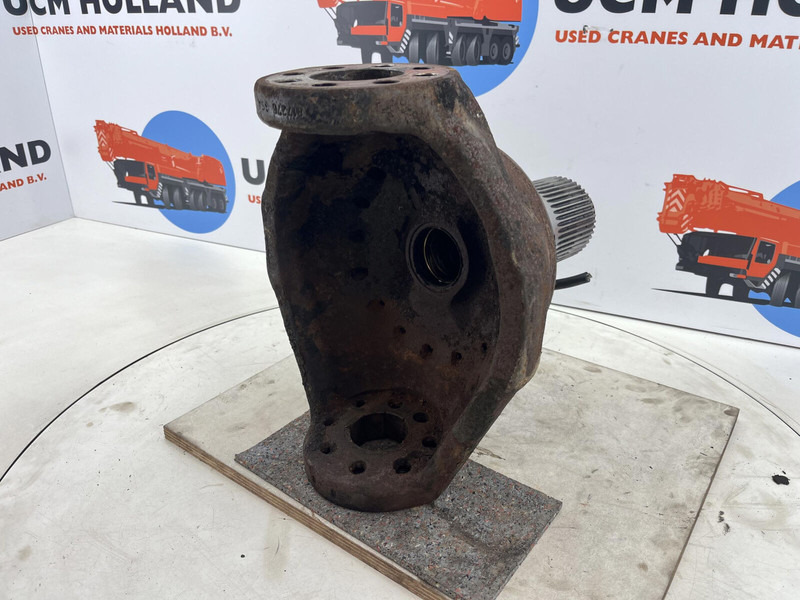 Terex AC 155 steering knuckle 16 holes axle 3 - Rukavc točka za Kran: slika 4 Terex AC 155 steering knuckle 16 holes axle 3 - Rukavc točka za Kran: slika 4