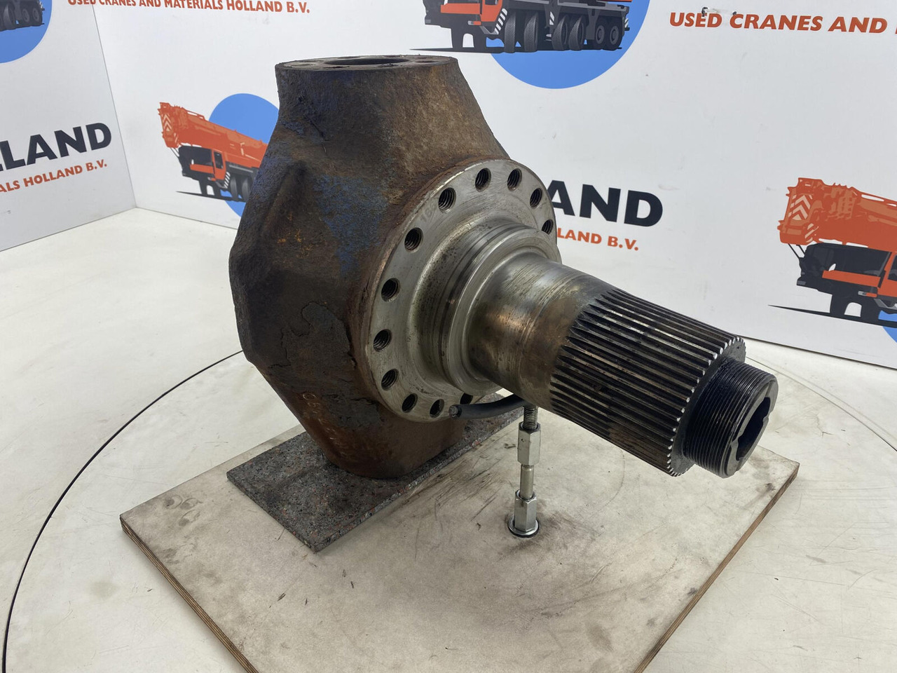 Terex AC 205 Steering knuckle 16 holes - Rukavc točka za Pokretni kran: slika 3 Terex AC 205 Steering knuckle 16 holes - Rukavc točka za Pokretni kran: slika 3