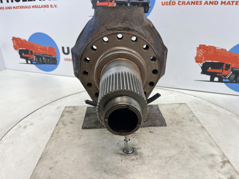 Terex AC 205 Steering knuckle 16 holes axle 3 - Rukavc točka za Kran: slika 2 Terex AC 205 Steering knuckle 16 holes axle 3 - Rukavc točka za Kran: slika 2