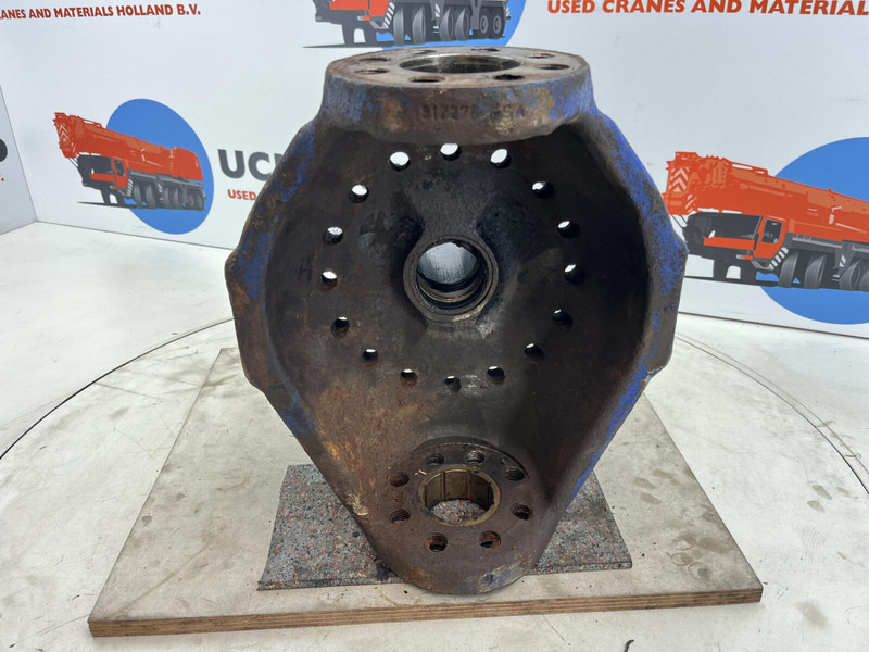 Terex AC 205 Steering knuckle 16 holes axle 3 - Rukavc točka za Kran: slika 5 Terex AC 205 Steering knuckle 16 holes axle 3 - Rukavc točka za Kran: slika 5