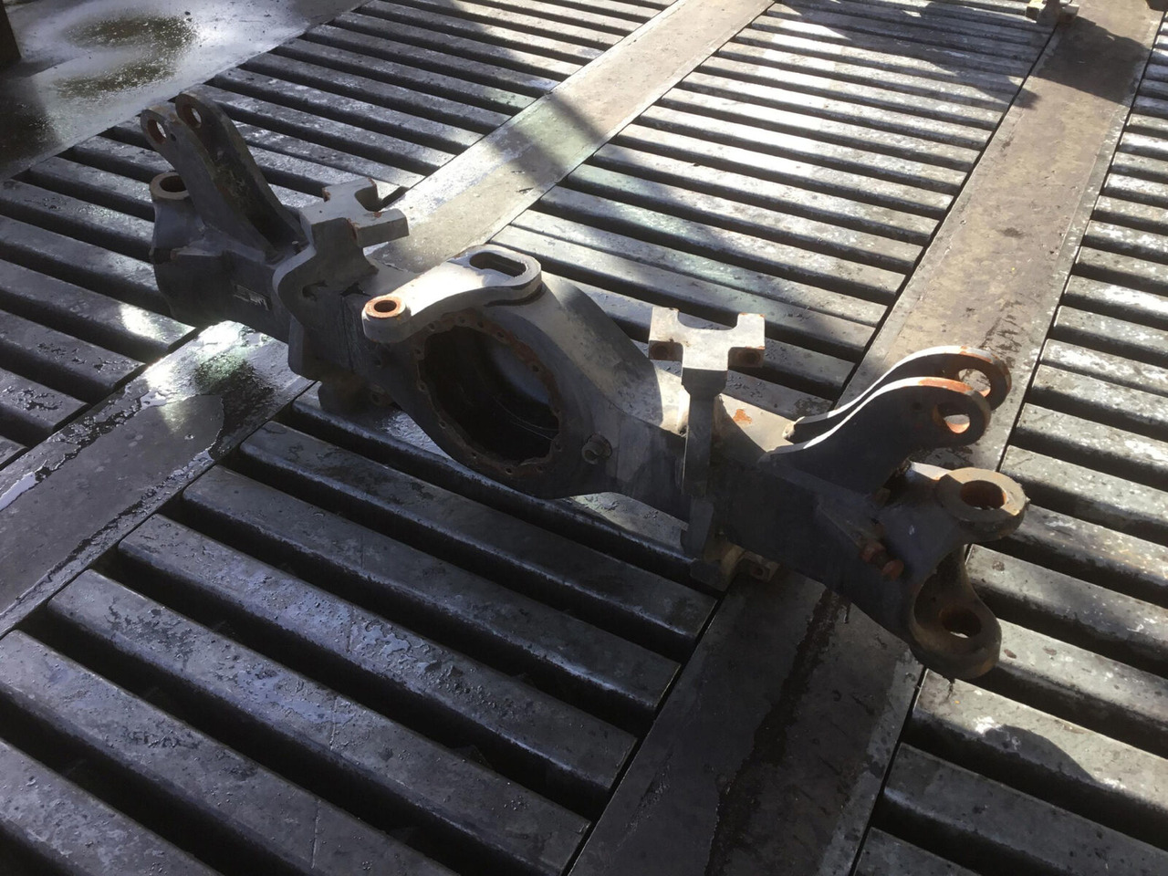 Terex AC 35 axle housing axle 1 - Osovina i delovi za Pokretni kran: slika 3 Terex AC 35 axle housing axle 1 - Osovina i delovi za Pokretni kran: slika 3