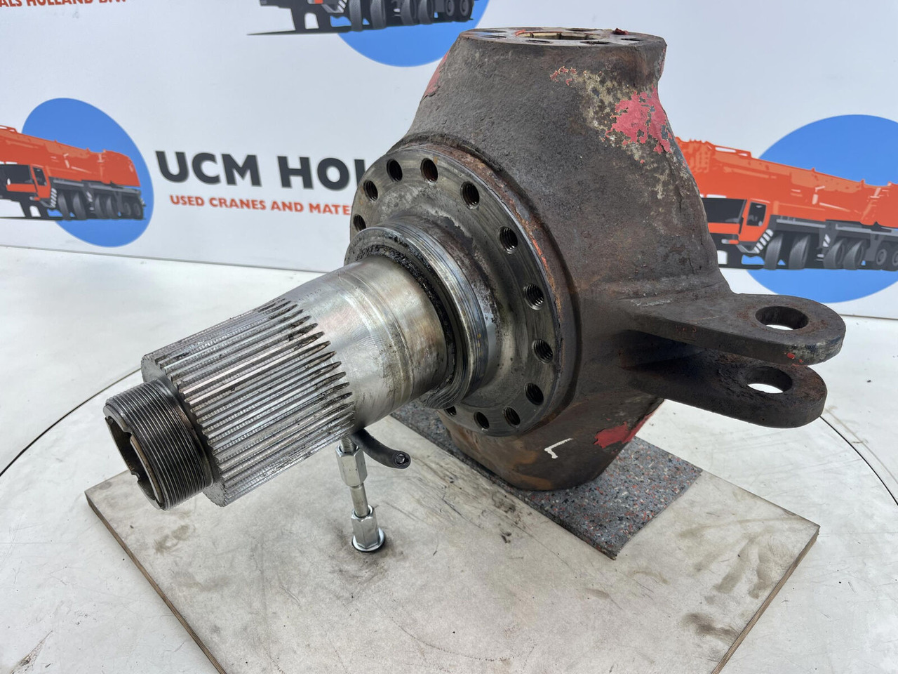 Terex Demag AC 35 Steering knuckle 16 holes axle 2 left - Rukavc točka za Pokretni kran: slika 1 Terex Demag AC 35 Steering knuckle 16 holes axle 2 left - Rukavc točka za Pokretni kran: slika 1
