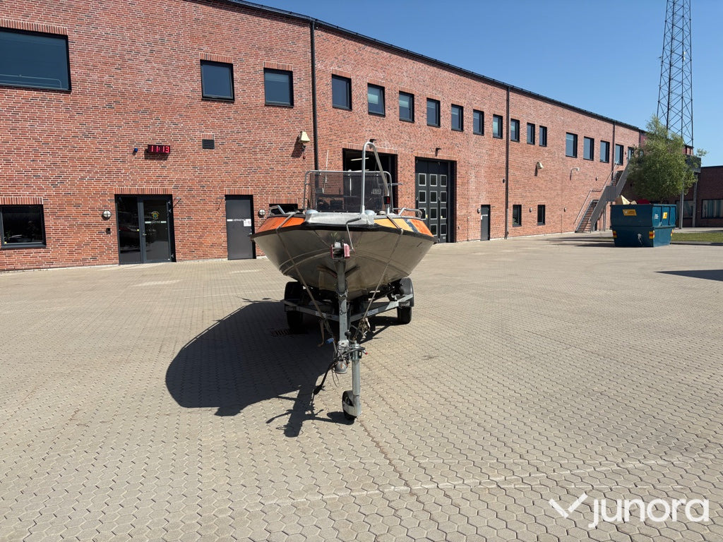 Buster Magnum 99 - med trailer - Druga mašina: slika 2 Buster Magnum 99 - med trailer - Druga mašina: slika 2