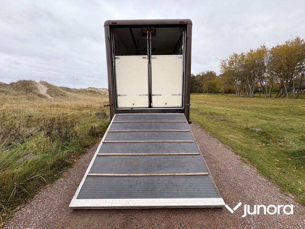 Hästlastbil - Volvo, FL-240, Whittaker - Kamioni za prevoz konja: slika 4 Hästlastbil - Volvo, FL-240, Whittaker - Kamioni za prevoz konja: slika 4