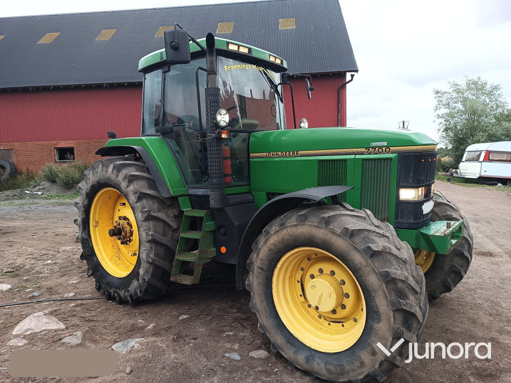 John Deere 7700 - Traktor: slika 1 John Deere 7700 - Traktor: slika 1