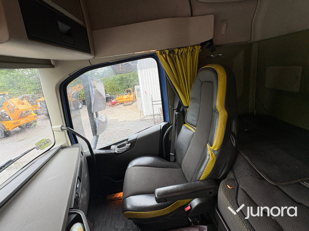 Kamion sa tovarnim sandukom Lastbil Volvo FH16 6*4: slika 15
