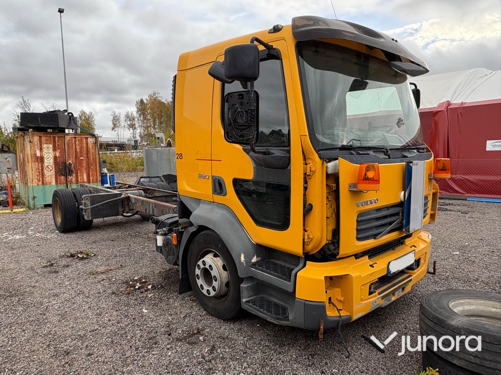 Lastbil - Volvo FL 4*2 - Kamion sa golom šasijom i zatvorenom kabinom: slika 4 Lastbil - Volvo FL 4*2 - Kamion sa golom šasijom i zatvorenom kabinom: slika 4