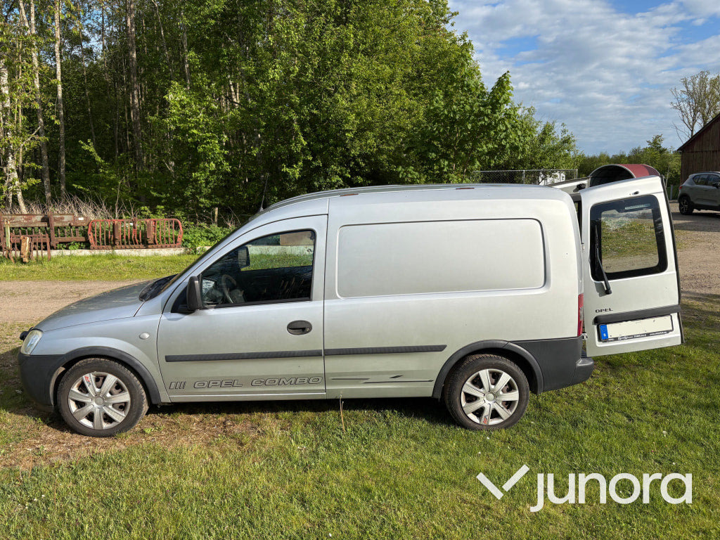 Opel Combo Skåp 1.3 Cdti - Mali kombi: slika 2 Opel Combo Skåp 1.3 Cdti - Mali kombi: slika 2