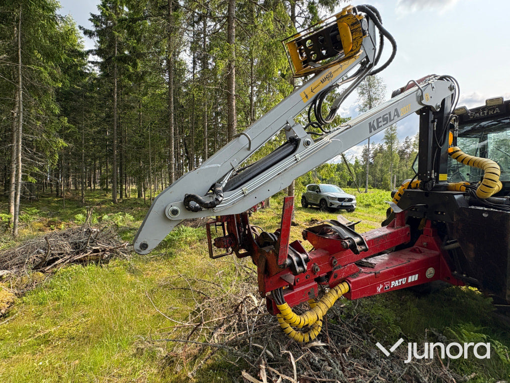 Stegmatare med kran och vinsch - Kran za kamion: slika 2 Stegmatare med kran och vinsch - Kran za kamion: slika 2