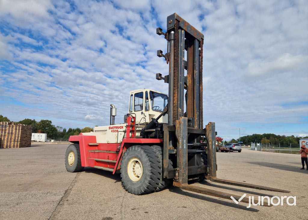 Svetruck 45120 Container Truck - Mašina za kontejenere: slika 5 Svetruck 45120 Container Truck - Mašina za kontejenere: slika 5
