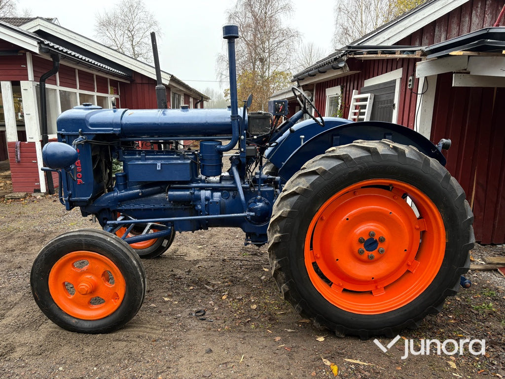 Traktor - Fordson Major Höglundare - Traktor: slika 2 Traktor - Fordson Major Höglundare - Traktor: slika 2