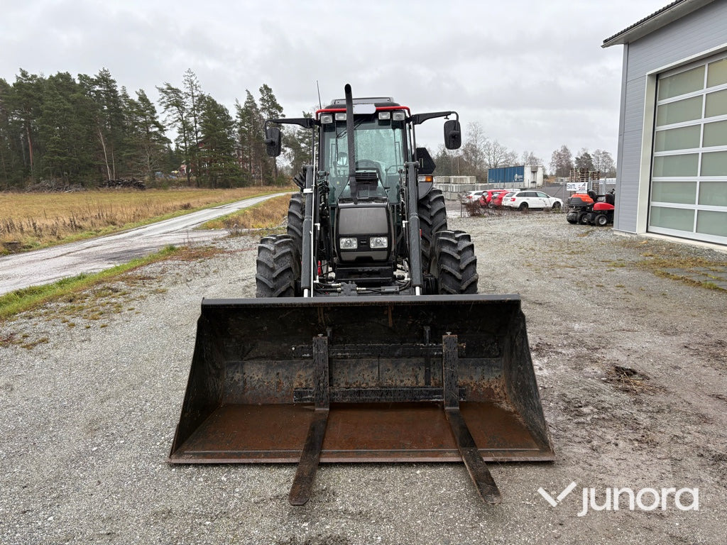 Traktor - Valtra A85-4 - 100 h - med frontlastare - Traktor: slika 2 Traktor - Valtra A85-4 - 100 h - med frontlastare - Traktor: slika 2