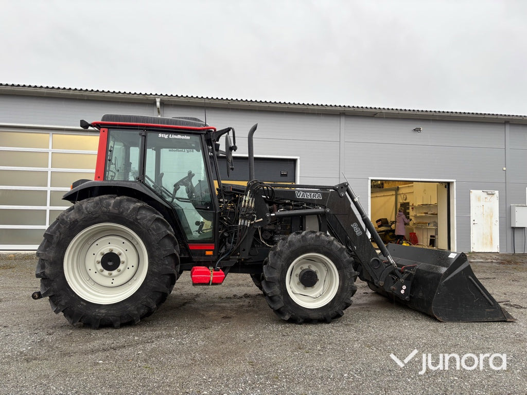 Traktor - Valtra A85-4 - 100 h - med frontlastare - Traktor: slika 4 Traktor - Valtra A85-4 - 100 h - med frontlastare - Traktor: slika 4