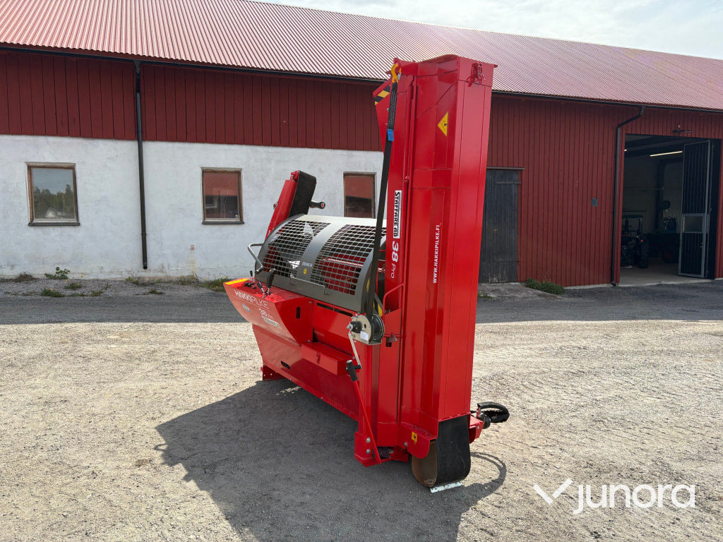 Vedmaskin Hakki Pilke 38 PRO PTO + Hydrauliskt uppläggningbord Hakki Pilke Hakkifeed 422 - Strugač za drvo: slika 2 Vedmaskin Hakki Pilke 38 PRO PTO + Hydrauliskt uppläggningbord Hakki Pilke Hakkifeed 422 - Strugač za drvo: slika 2