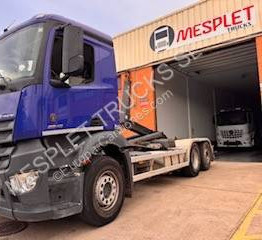 Mercedes Actros 2842 - Kamion sa hidrauličnom kukom: slika 1 Mercedes Actros 2842 - Kamion sa hidrauličnom kukom: slika 1