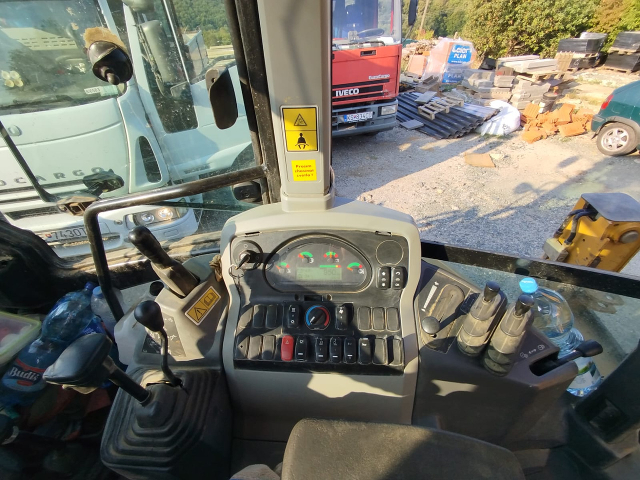 CATERPILLAR 472F2 - Bager utovarivač: slika 4 CATERPILLAR 472F2 - Bager utovarivač: slika 4
