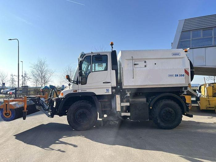 Mercedes-Benz Unimog U400 U400 4 x 2 / Schmidt SK350 sweeper - Autočistilica: slika 2 Mercedes-Benz Unimog U400 U400 4 x 2 / Schmidt SK350 sweeper - Autočistilica: slika 2