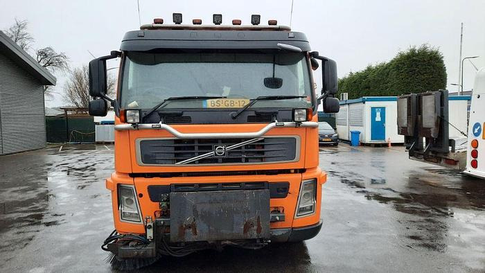 VOLVO M9 4x2R + Johnston Beam VX800 Road Cleaner - Autočistilica: slika 5 VOLVO M9 4x2R + Johnston Beam VX800 Road Cleaner - Autočistilica: slika 5