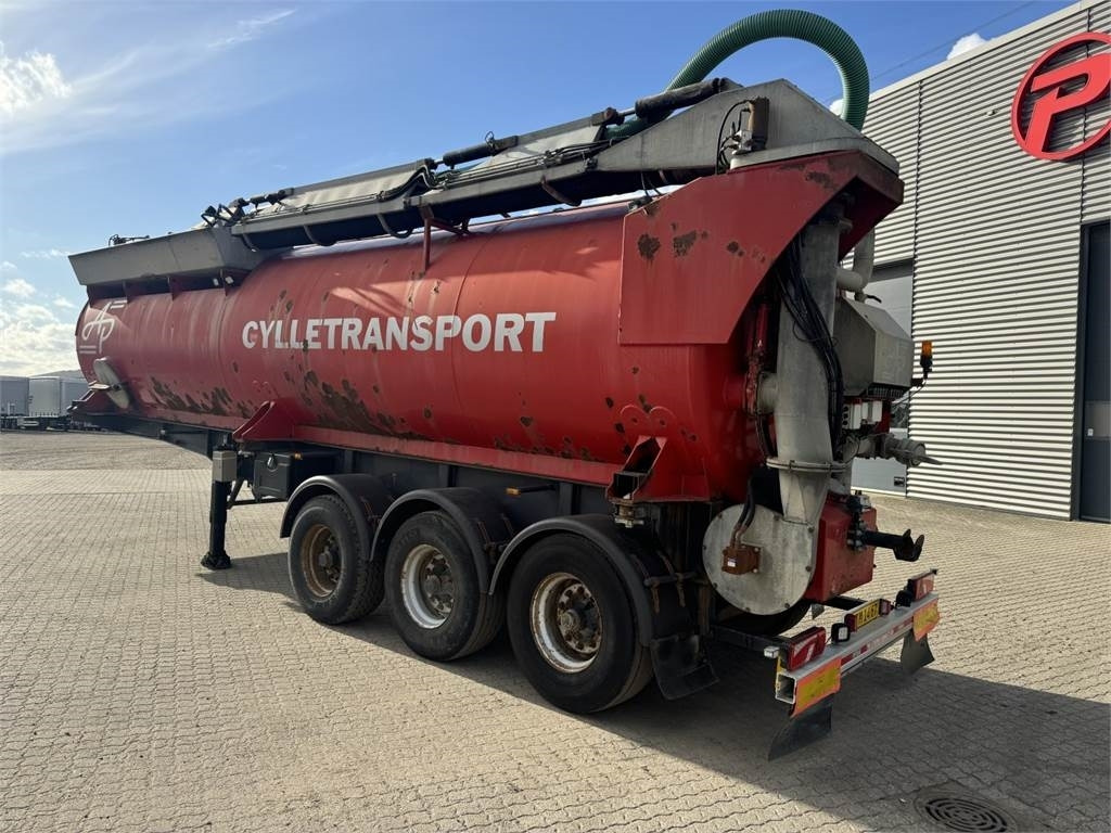 AP Gyllevogn 34m3 tank til Gylle-vand - Poluprikolica cisterna: slika 2 AP Gyllevogn 34m3 tank til Gylle-vand - Poluprikolica cisterna: slika 2