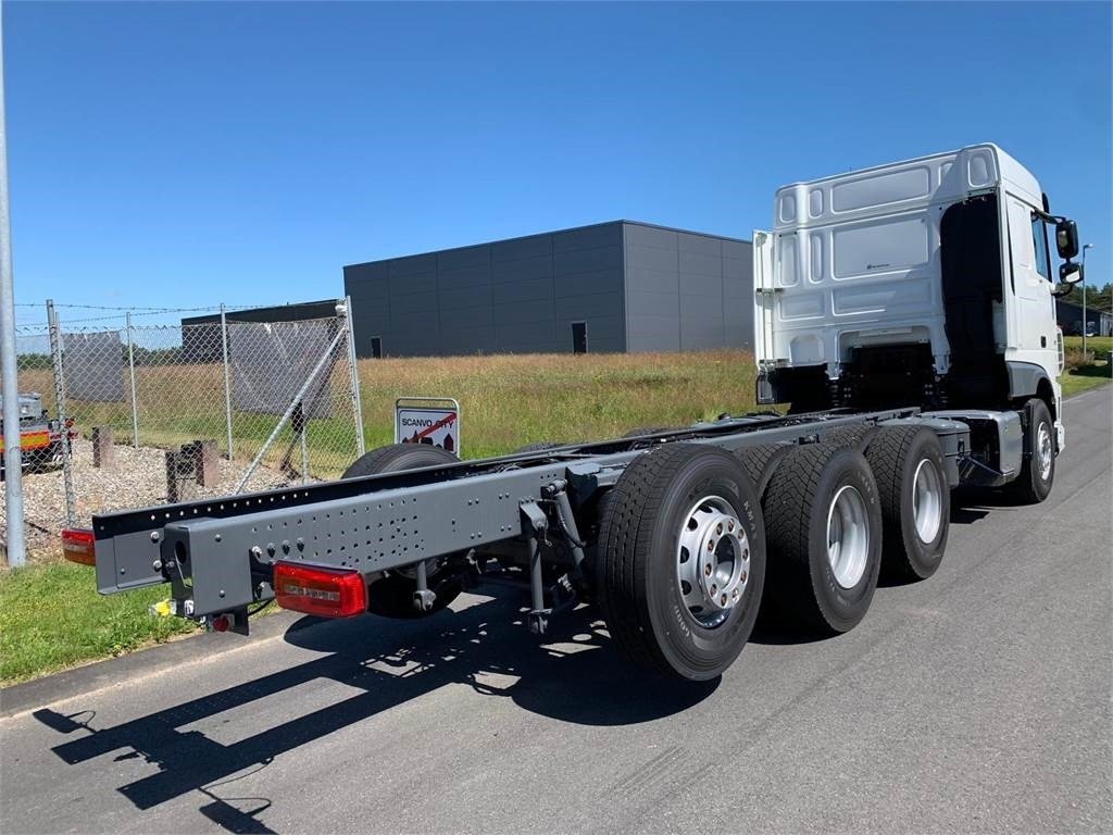 DAF XF 430 FAW 8x4*4 Tridem - Kamion za utovaranje kontejnera: slika 3 DAF XF 430 FAW 8x4*4 Tridem - Kamion za utovaranje kontejnera: slika 3