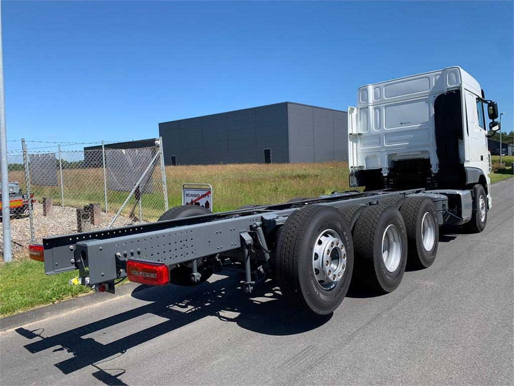 DAF XF 430 FAW 8x4*4 Tridem - Kamion za utovaranje kontejnera: slika 3 DAF XF 430 FAW 8x4*4 Tridem - Kamion za utovaranje kontejnera: slika 3
