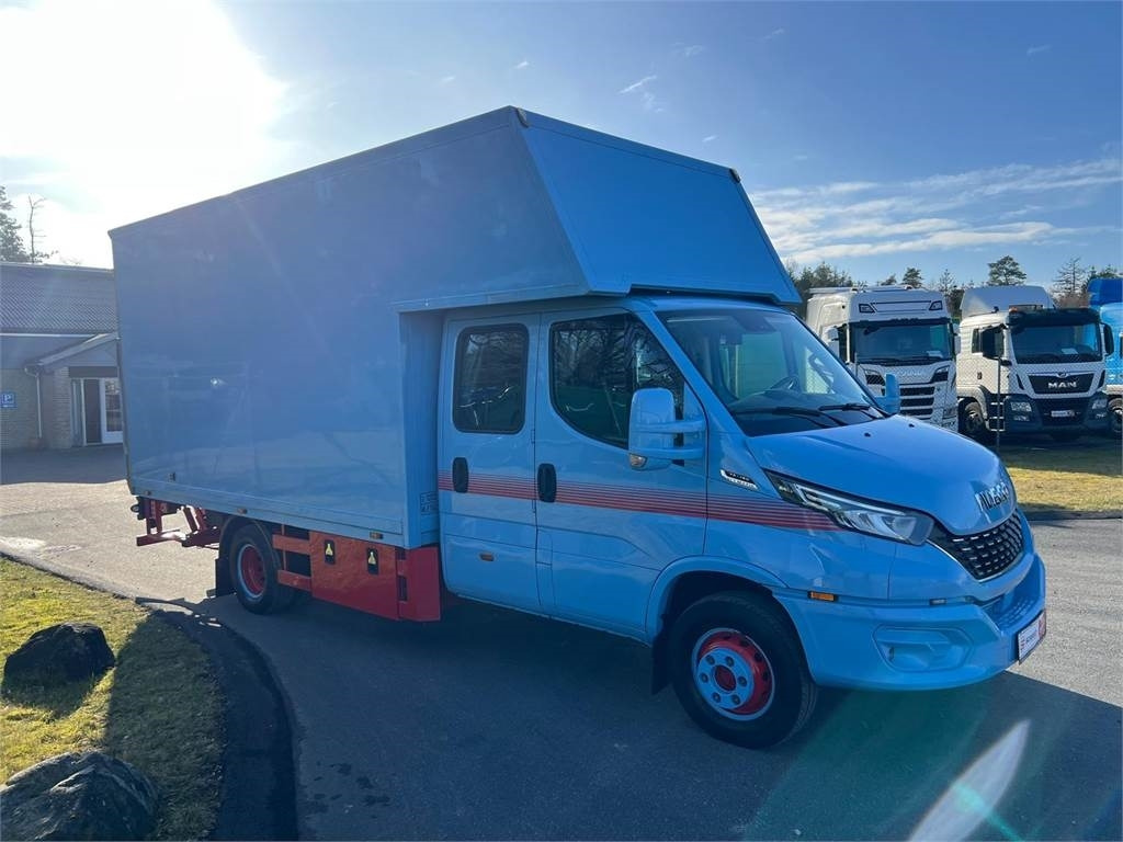 Iveco Daily 70C18 - dobbelt cab - Kamion sa zatvorenim sandukom: slika 2 Iveco Daily 70C18 - dobbelt cab - Kamion sa zatvorenim sandukom: slika 2