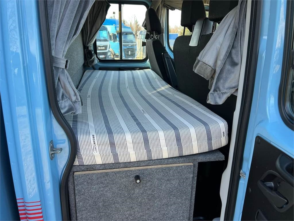Iveco Daily 70C18 - dobbelt cab - Kamion sa zatvorenim sandukom: slika 5 Iveco Daily 70C18 - dobbelt cab - Kamion sa zatvorenim sandukom: slika 5