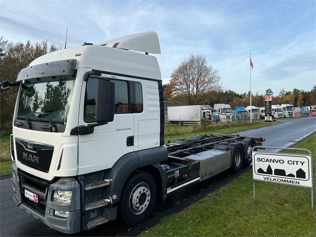 MAN TGS 26-440 6x2-4 LL - Kamion za prevoz kontejnera/ Kamion sa promenjivim sandukom: slika 2 MAN TGS 26-440 6x2-4 LL - Kamion za prevoz kontejnera/ Kamion sa promenjivim sandukom: slika 2