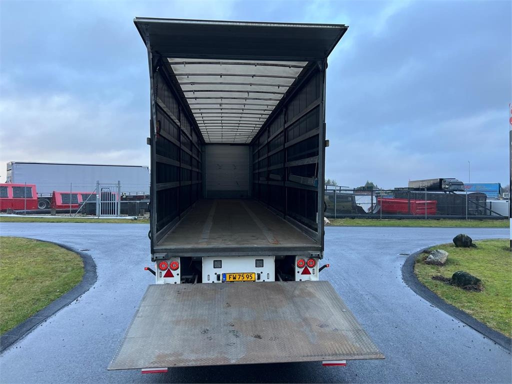 MTDK CI200 - 13,6 mtr - lodretstående lift - Poluprikolica sa ceradom: slika 3 MTDK CI200 - 13,6 mtr - lodretstående lift - Poluprikolica sa ceradom: slika 3