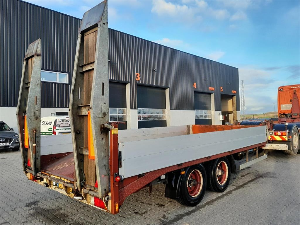 MTDK KC200 11,8 ton 5,2 mtr lad + ramper - Niska prikolica za prevoz: slika 3 MTDK KC200 11,8 ton 5,2 mtr lad + ramper - Niska prikolica za prevoz: slika 3