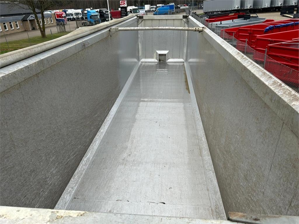MTDK TK400 - 60m3 alu kasse - Poluprikolica istovarivača: slika 4 MTDK TK400 - 60m3 alu kasse - Poluprikolica istovarivača: slika 4