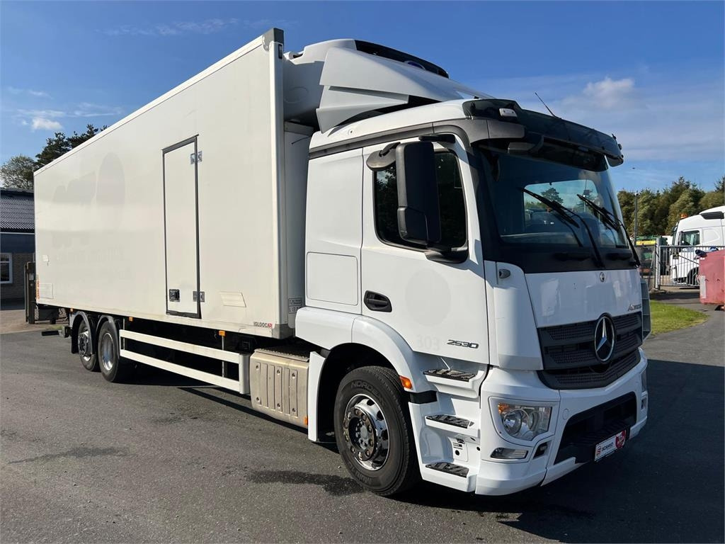 Mercedes-Benz Actros 2530 L 6x2*4 - Hladnjača: slika 2 Mercedes-Benz Actros 2530 L 6x2*4 - Hladnjača: slika 2